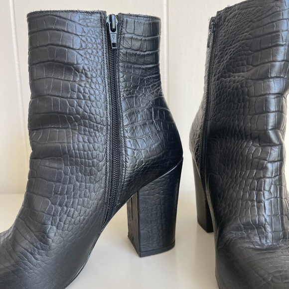 Amore Boot from SocietyAmuse x Matisse . Black leather, snake - Picture 3 of 4